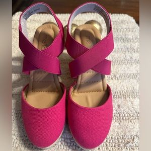 me Too Brayden Hot Pink Espadrille Wedge Sandals